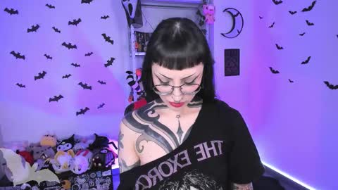 Snapshot of herinfernalmajesty chatting on 10/30/25, 02:35 Marie online show from 10/30/25, 02:35