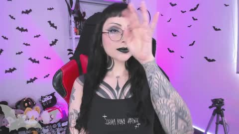 Snapshot of herinfernalmajesty chatting on 04/06/26, 03:46 Marie online show from 04/06/26, 03:46