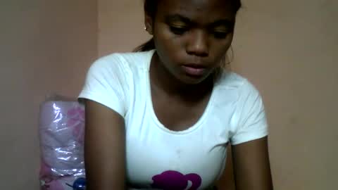 Snapshot of herisse01 chatting on 06/08/26, 05:30 herisse01 online show from 06/08/26, 05:30