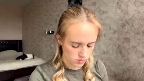 Sylvia online show from 09/19/25, 08:05