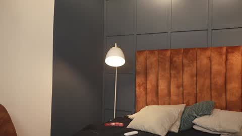 Snapshot of hermionescott chatting on 01/13/25, 09:52 Hermione Scott online show from 01/13/25, 09:52