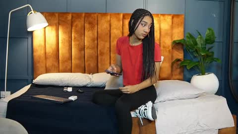 Snapshot of hermionescott chatting on 02/17/25, 01:42 Hermione Scott online show from 02/17/25, 01:42