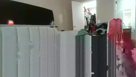 PoLyOneHersheySplasHer online show from 02/03/26, 08:03