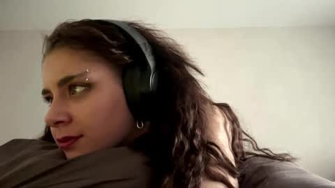 Juliana online show from 04/23/26, 03:14