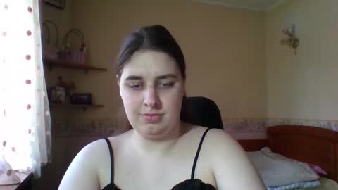 hess_luna_ online show from 03/23/26, 09:24