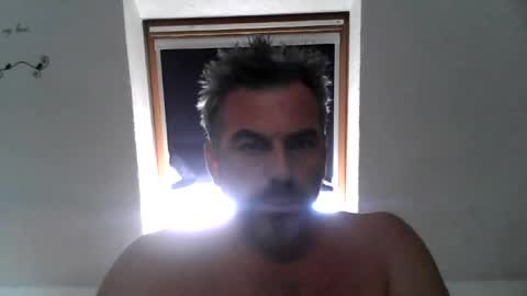 Snapshot of hessenboy_ffm chatting on 07/12/26, 01:35 hessenboy_ffm online show from 07/12/26, 01:35