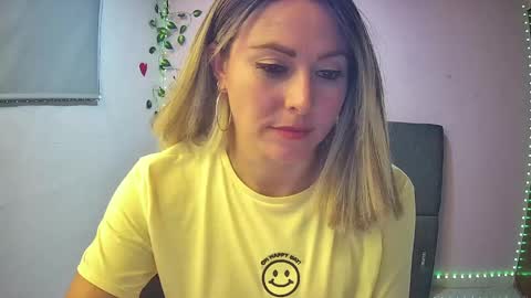 Snapshot of hestesiaxx chatting on 12/04/24, 01:14 Hestesiaxx online show from 12/04/24, 01:14