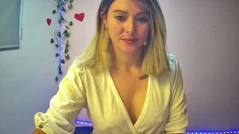 Snapshot of hestesiaxx chatting on 12/23/24, 01:29 Hestesiaxx online show from 12/23/24, 01:29