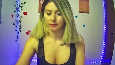 Snapshot of hestesiaxx chatting on 02/25/25, 01:41 Hestesiaxx online show from 02/25/25, 01:41