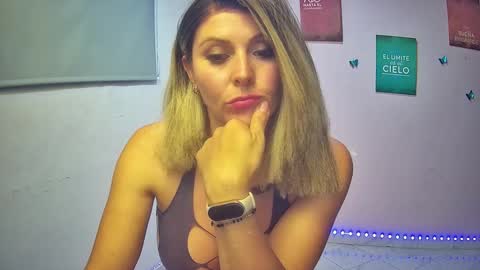 Snapshot of hestesiaxx chatting on 09/10/25, 01:38 Hestesiaxx online show from 09/10/25, 01:38