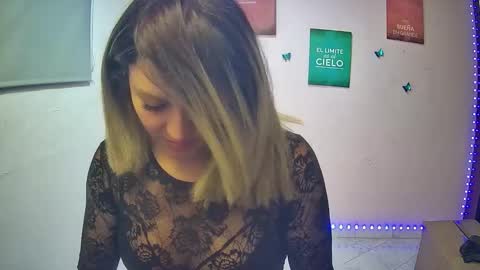 Snapshot of hestesiaxx chatting on 11/14/25, 02:54 Hestesiaxx online show from 11/14/25, 02:54