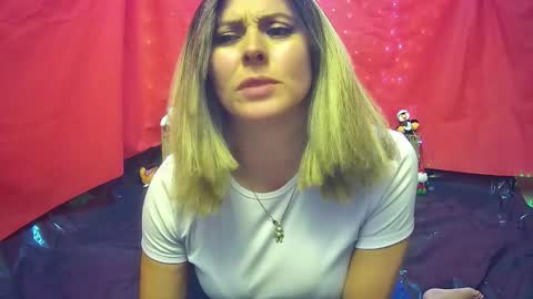 Hestesiaxx online show from 12/22/25, 01:24