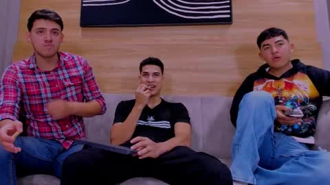 heteros men online show from 12/17/25, 01:50