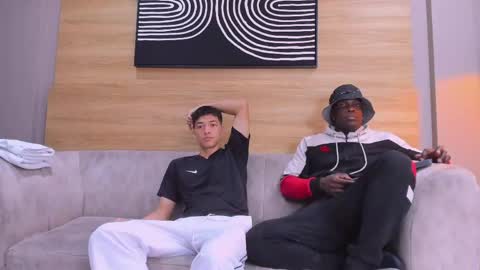 heteros men online show from 04/23/26, 01:46