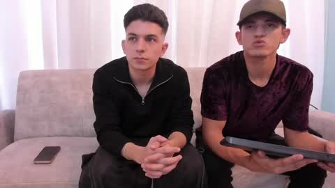 heteros men online show from 05/16/26, 07:23