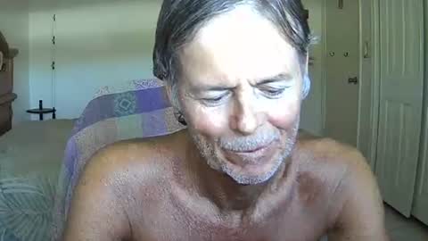 hewes1 online show from 04/18/26, 07:07