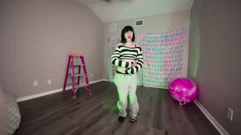 salem online show from 01/17/25, 03:55