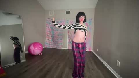 salem online show from 02/21/25, 01:33