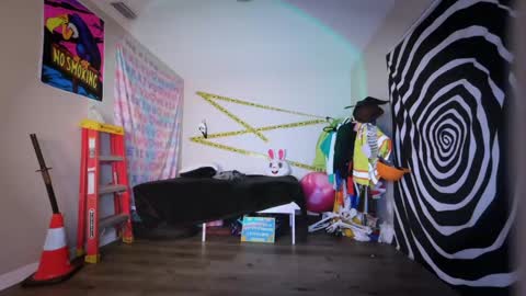 salem online show from 09/10/25, 02:22