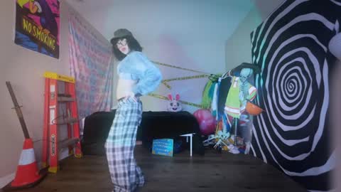 salem online show from 09/14/25, 03:16