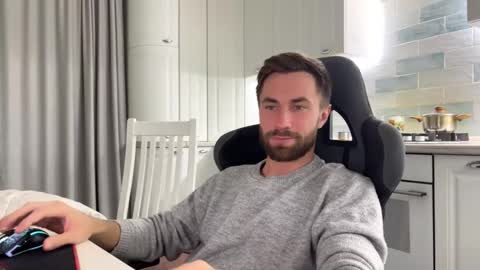 Snapshot of hey_arnold chatting on 09/13/25, 07:46 Arnold online show from 09/13/25, 07:46