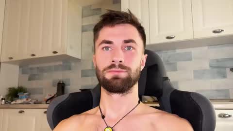 Snapshot of hey_arnold chatting on 11/15/25, 09:11 Arnold online show from 11/15/25, 09:11