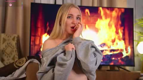 Snapshot of hey_becky chatting on 02/10/26, 07:01 Becky online show from 02/10/26, 07:01