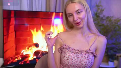 Snapshot of hey_becky chatting on 02/19/26, 08:10 Becky online show from 02/19/26, 08:10