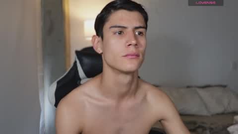 hey_cesard online show from 04/18/26, 03:27