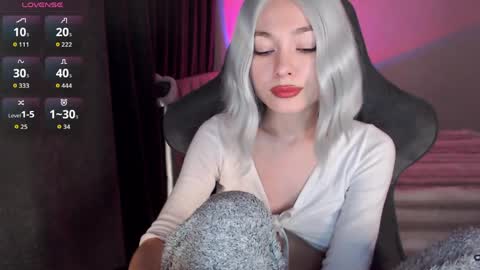  Nora  online show from 04/15/26, 02:07