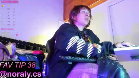 Noraly  online show from 09/29/25, 04:06