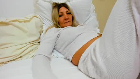 Snapshot of heyheygrey chatting on 01/20/25, 01:50 Heyheygrey online show from 01/20/25, 01:50