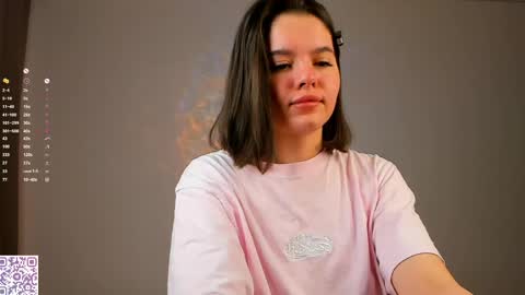 Snapshot of heyim_laura chatting on 05/03/26, 01:33 Laura online show from 05/03/26, 01:33