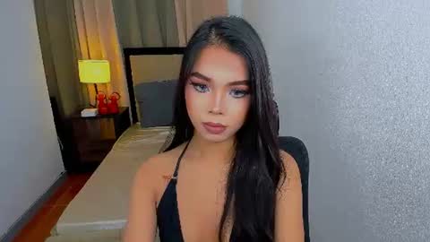 Snapshot of heyitsafira chatting on 06/26/26, 02:10 SAFIRA 3 online show from 06/26/26, 02:10