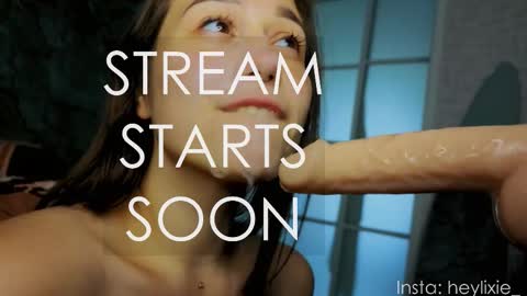 Snapshot of heylixie_ chatting on 10/03/25, 12:51 Li online show from 10/03/25, 12:51