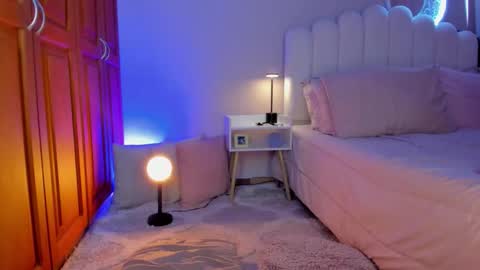 Martina Ricci Show schedule Monday to Friday 8am colombia time I work some weekends  online show from 01/14/26, 02:23