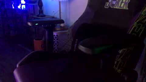 Snapshot of heynicole01 chatting on 12/02/24, 11:34 FlexieFae online show from 12/02/24, 11:34
