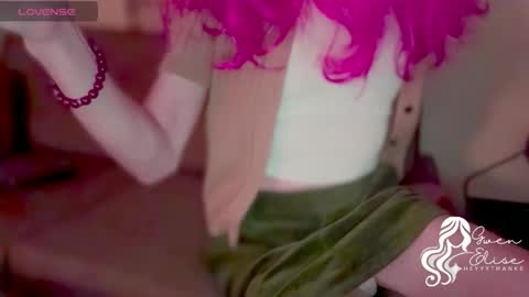 Snapshot of heyyythanks chatting on 11/05/25, 04:34 Gwen Elise online show from 11/05/25, 04:34