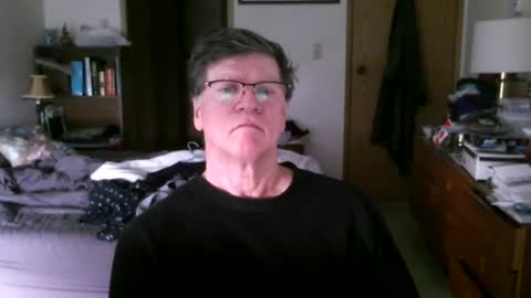 Snapshot of hg99too chatting on 12/18/24, 05:42 hg99too online show from 12/18/24, 05:42