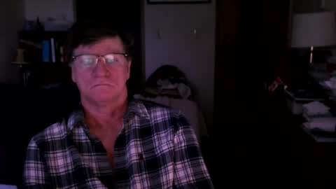 Snapshot of hg99too chatting on 01/01/25, 04:39 hg99too online show from 01/01/25, 04:39