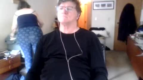 Snapshot of hg99too chatting on 01/14/25, 05:56 hg99too online show from 01/14/25, 05:56