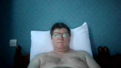Snapshot of hg99too chatting on 03/03/25, 07:10 hg99too online show from 03/03/25, 07:10