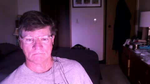 Snapshot of hg99too chatting on 09/21/25, 01:57 hg99too online show from 09/21/25, 01:57