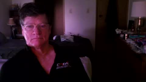 Snapshot of hg99too chatting on 10/13/25, 02:17 hg99too online show from 10/13/25, 02:17