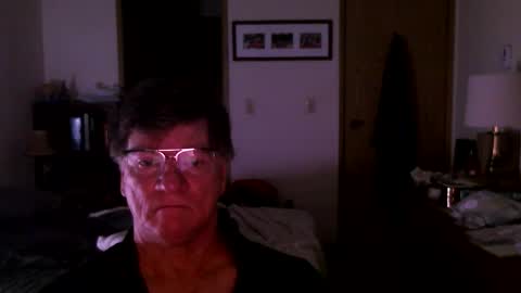 Snapshot of hg99too chatting on 10/14/25, 01:45 hg99too online show from 10/14/25, 01:45