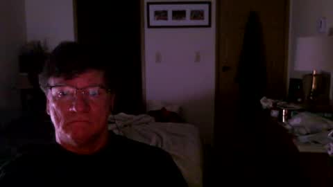 Snapshot of hg99too chatting on 10/15/25, 01:22 hg99too online show from 10/15/25, 01:22