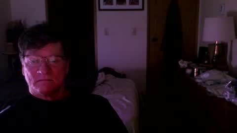 Snapshot of hg99too chatting on 10/18/25, 02:29 hg99too online show from 10/18/25, 02:29