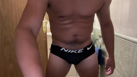 hhernan1 online show from 01/16/25, 12:23