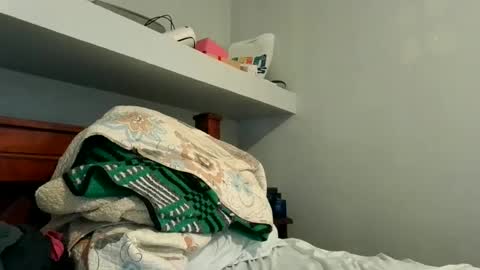 Snapshot of hhhcrh chatting on 02/15/25, 06:33 jafet online show from 02/15/25, 06:33