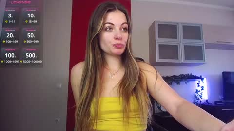 Lina online show from 03/10/25, 11:32